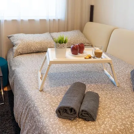 Todor Vlaykov Apartment, 10 Min Walk To Varna Center Appartamento